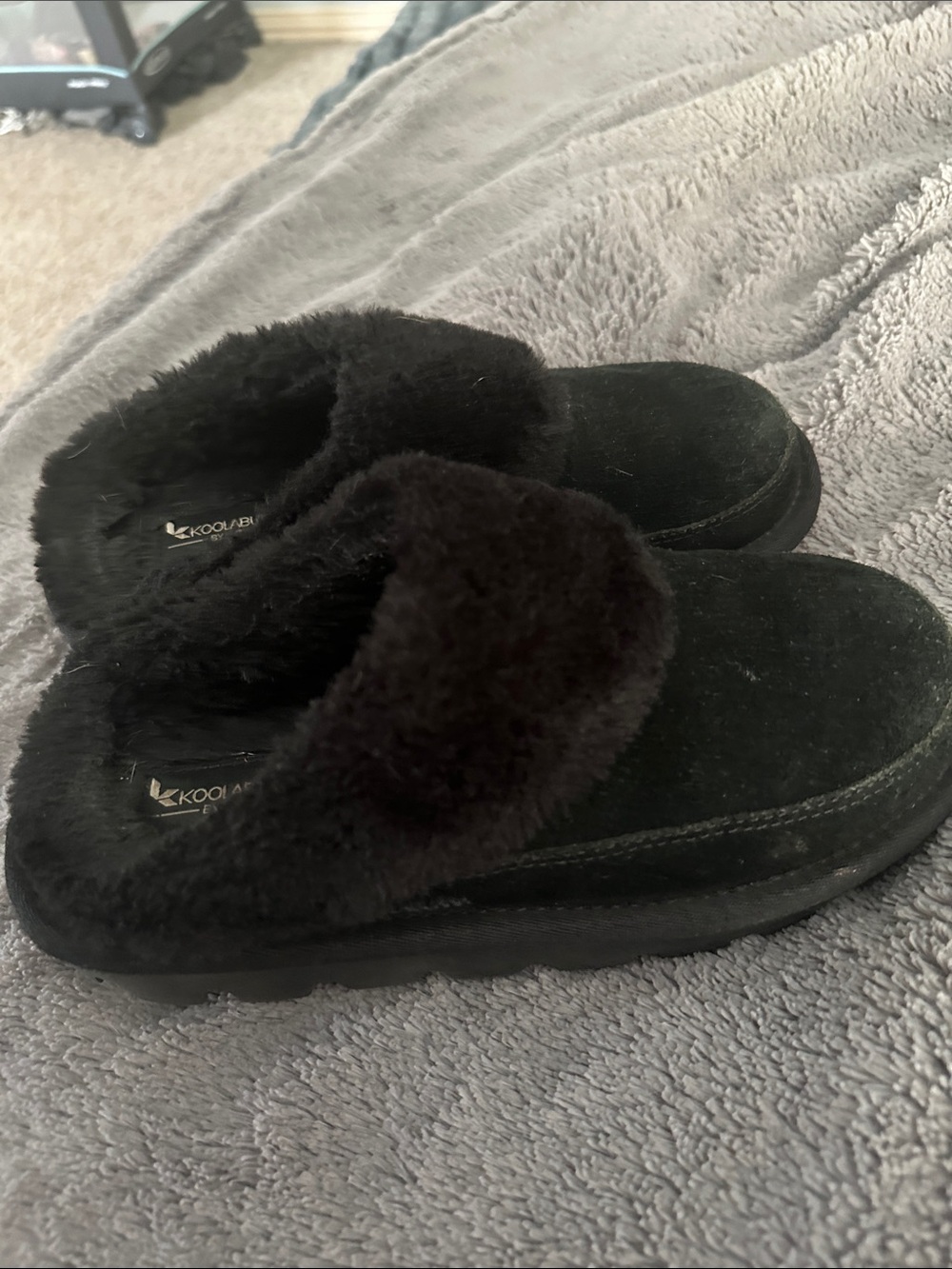 Koolaburra by UGG Black Plush Lined Slip-On Moccasins Size 7